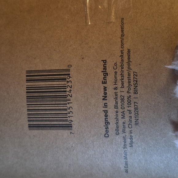 Berkshire Farmhouse Sherpa Throw in Gray and White - Picture 5 of 7